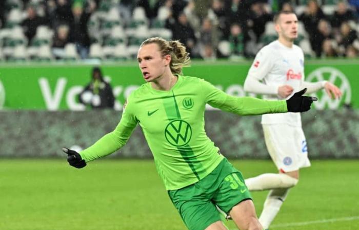 Kiel hit back in roller-coaster draw at Wolfsburg