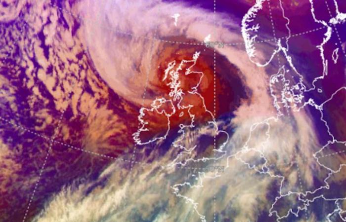 Why meteorologists are comparing Storm Éowyn to a bomb