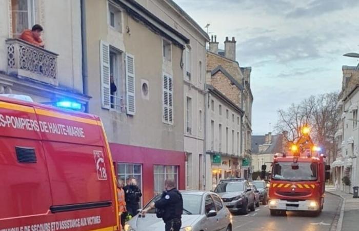 the car hits three cones in Chaumont