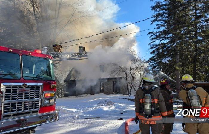 A major fire rages in Lac-Beauport