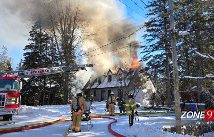 A major fire rages in Lac-Beauport