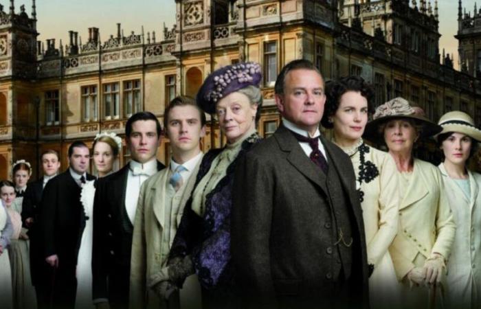 Downton Abbey is linked to this other historical series?