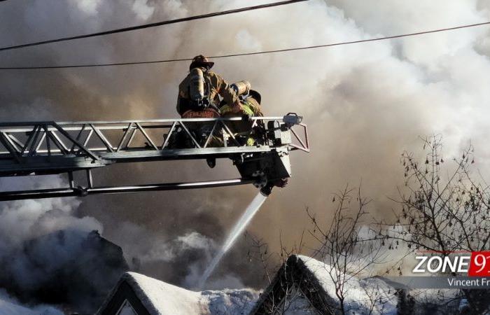 A major fire rages in Lac-Beauport