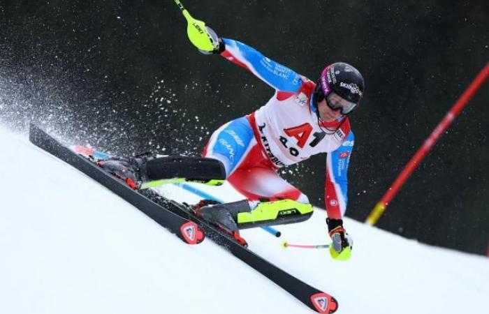 Steven Amiez 2nd and Clément Noël 4th after the first round of Kitzbühel slalom