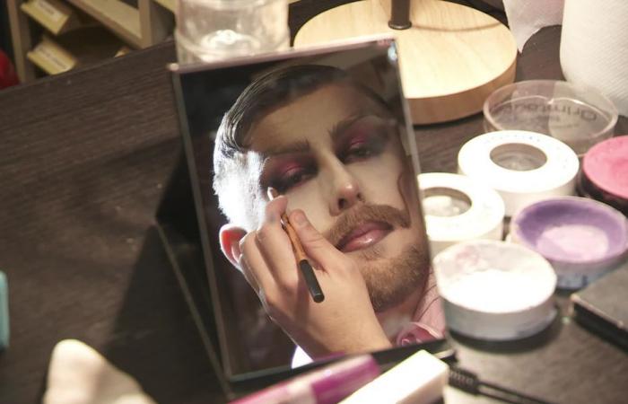 “Dreams, magic, glitter”, a bar organizes Drag shows that shake up the codes, and it’s a success!