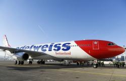 Edelweiss Air plane swerves at Zurich airport