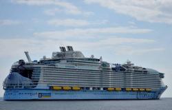 A man injured and airlifted from the liner Utopia of the seas