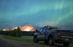 Canadian wildfires: town prepares for possible ‘last stand’ as fires rage in Western Canada