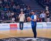 Buzz on the Web: Andreï Bykov is a basketball sensation: “A moment out of time”