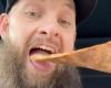 Caviar, bacon or peanut butter: he eats pizza every day for 6 years