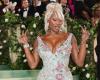 Singer Aya Nakamura creates a surprise at the Met Gala: she was one of the three French women invited