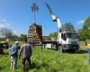 VIDEO. In Orne, a crane assembles a ten-meter-high pyre