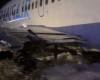 A Transair plane leaves the runway during landing, the pilot injured (video)