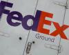 [À VOIR] FedEx delivery driver filmed by Dana White throwing packages into truck