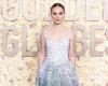 Natalie Portman looks straight out of a ’20s movie with her sheer fringed dress
