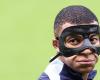 Why is Kylian Mbappé embarrassed by his protective mask?