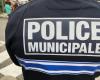 Two municipal police officers injured after refusal to comply