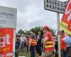 Thales Alenia Space employees in Toulouse stand up against job cuts