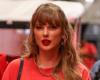 Taylor
      Swift
      Arrives
      At
      Chiefs-Bengals
      NFL
      Game
      In
      Style