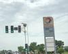 The traffic lights of the double-lane roundabout, a gift from a personality