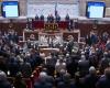 images of the minute of silence at the National Assembly