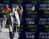 Tokyo up sharply, boosted by the continued decline of the yen