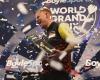 Mike De Decker throws himself into the history books of darts, he wins the World Grand Prix! “I’m so happy”