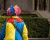 18 children poisoned by two clowns who threw cookies in the playground, what happened?