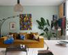 A 54m2 two-room apartment full of color with balcony