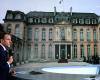 faced with outcry, the Élysée and Parliament renounce the increase in their allocations