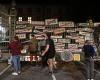 IN PICTURES. Farmers display nearly 200 signs from Hautes-Pyrénées municipalities at the prefecture gates