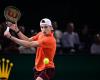 Ugo Humbert masters Jordan Thompson and reaches the semi-finals of the Rolex Paris Masters