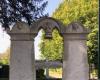 In this Eure cemetery, the intriguing tomb of star-crossed lovers