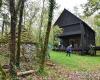 Video. Discovering, in Périgord, an astonishing black wooden house