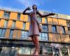 Heritage of Lille. Who represents this statue of a young girl who welcomes you to Fives?