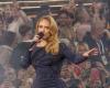 Adele once again moved by a star at her concert… Robert de Niro invites politics to a football match…