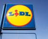 angry winegrowers demonstrated in front of Lidl