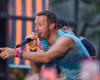 Coldplay: Chris Martin has a terrible fall on stage