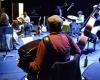 A young guitarist with golden hands shares the stage with his former teacher for a tribute concert to Barbara