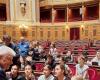 The municipal youth council of Thouaré-sur-Loire visited the Senate