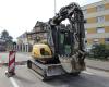 two individuals arrested in the middle of theft of a backhoe loader