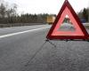 A truck violently collides with a broken down vehicle on the A38 in Côte-d'Or