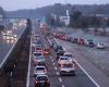 Serious accident on the A1: A motorist ends her swerve on the roof below the motorway