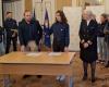 Twelve new postmen take oath at the Puy-en-Velay prefecture