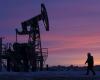 Oil technical rebound after slide