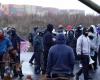 Protesters blocked access to Ray-Mont Logistiques in eastern Montreal