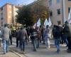 dozens of panels dismantled and placed in front of the prefecture in Digne-les-Bains