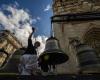 The bells of Notre-Dame ring out again after the fire