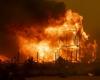 Vast fire destroys dozens of homes in California – rts.ch