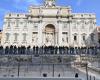 The Trevi Fountain has a temporary footbridge: “A unique point of view”